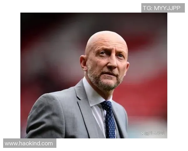 足球界秃顶球星盘点:这些顶级球员如何让光头成为魅力标志 足球界秃顶球星盘点:这些顶级球员如何让光头成为魅力标志